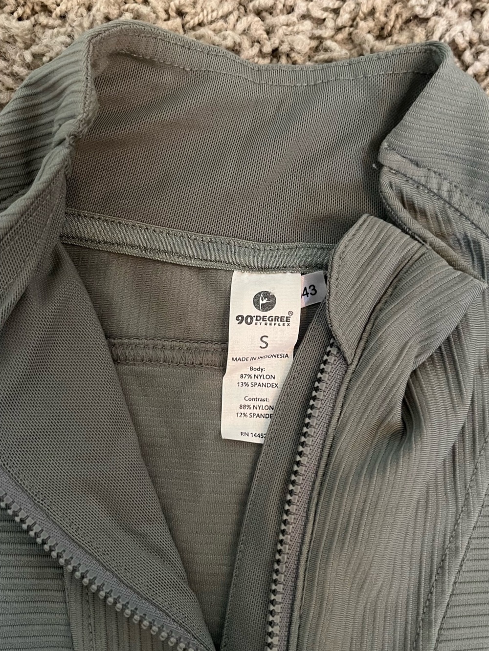Woman’s Olive Green Cropped Ribbed Zip-up - Picture 3 of 4